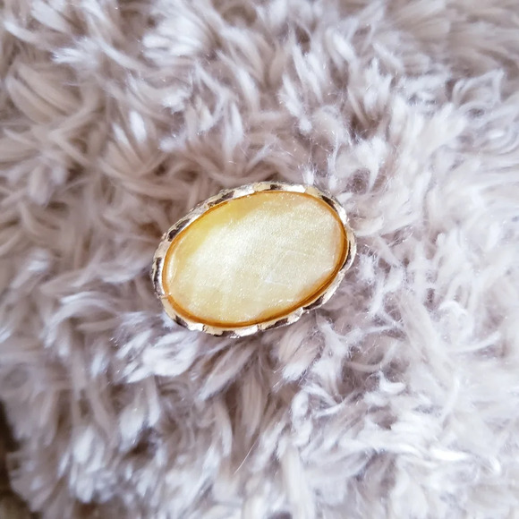 Statement gold ring - Picture 4 of 5